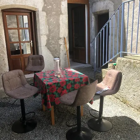 Maison Medievale Semesterbostad Sarrancolin